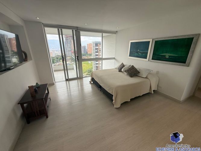 Apartamento de 3 alcobas en arriendo en Los Balsos, Medellín, 183 m² · foto 5 de 13