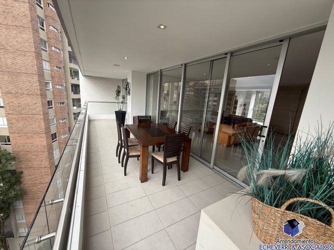 Apartamento de 3 alcobas en arriendo en Los Balsos, Medellín, 183 m² · foto 7 de 13