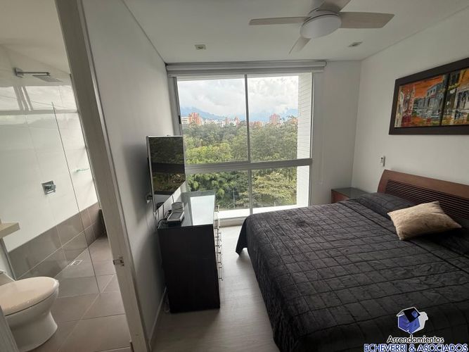 Apartamento de 3 alcobas en arriendo en Los Balsos, Medellín, 183 m² · foto 12 de 13