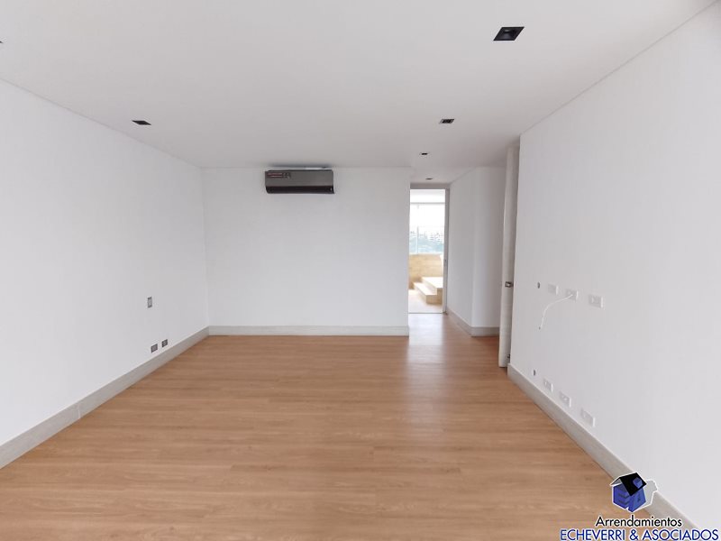 Apartamento en arriendo en Los Balsos, Medellín · foto 8 de 11
