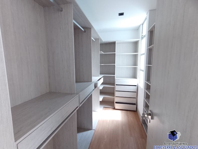 Apartamento en arriendo en Los Balsos, Medellín · foto 9 de 11