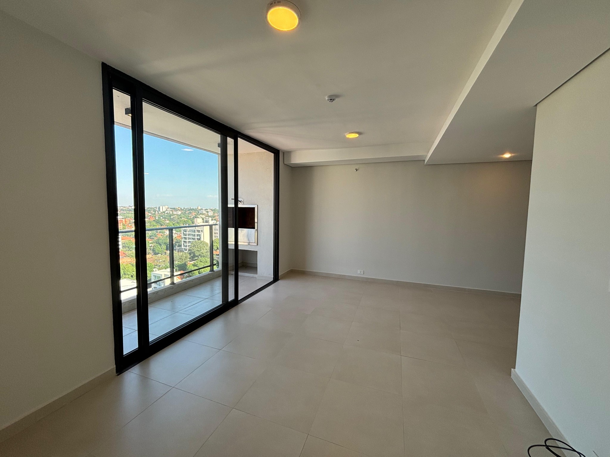 Ideal para inversión Zona Villa Morra. Depto de 2 habitaciones + cochera — foto 3