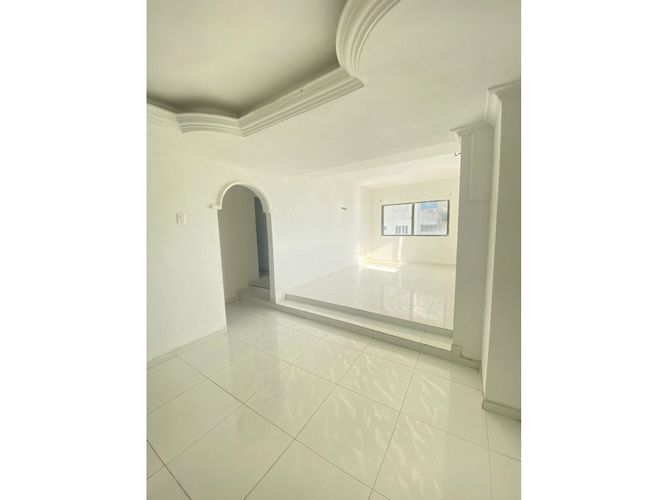 Apartamento de 2 alcobas en venta en El Laguito, Cartagena, 76 m² · foto 2 de 10