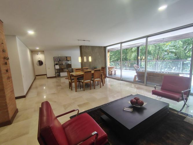 Apartamento de 3 alcobas en arriendo en El Poblado, Medellín, 170 m² · foto 2 de 20