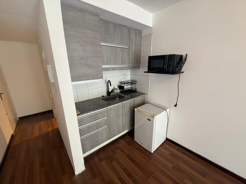ALQUILER | Monoambiente con balcón en Pocitos · Foto 3
