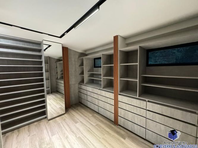 Casa de 3 alcobas en venta en Loma Del Escobero, Envigado · foto 3 de 18