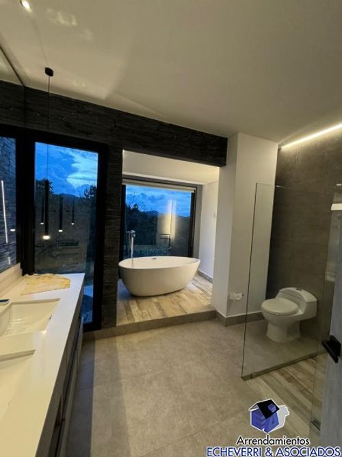 Casa de 3 alcobas en venta en Loma Del Escobero, Envigado · foto 6 de 18