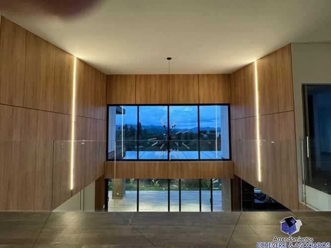 Casa de 3 alcobas en venta en Loma Del Escobero, Envigado · foto 12 de 18