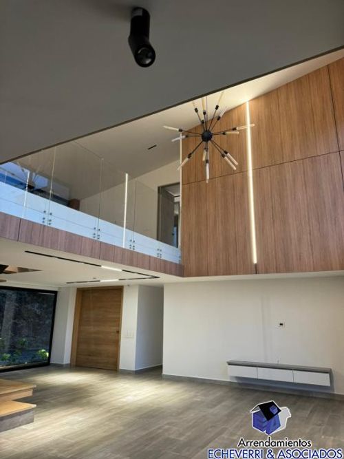 Casa de 3 alcobas en venta en Loma Del Escobero, Envigado · foto 16 de 18