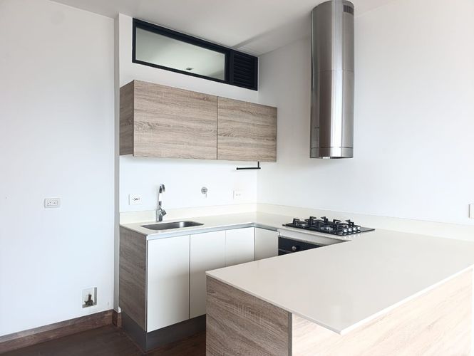 Apartamento de 2 alcobas en arriendo en San Lucas, Medellín, 130 m² · foto 5 de 17