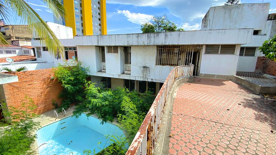 Casa de 11 alcobas en venta en Caobos, Cúcuta, 570 m² · foto 17 de 20