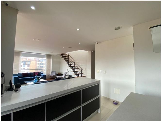 Apartamento de 3 alcobas en venta en Santa Barbara, Bogotá, 198 m² · foto 6 de 22