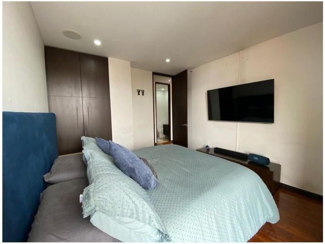 Apartamento de 3 alcobas en venta en Santa Barbara, Bogotá, 198 m² · foto 9 de 22