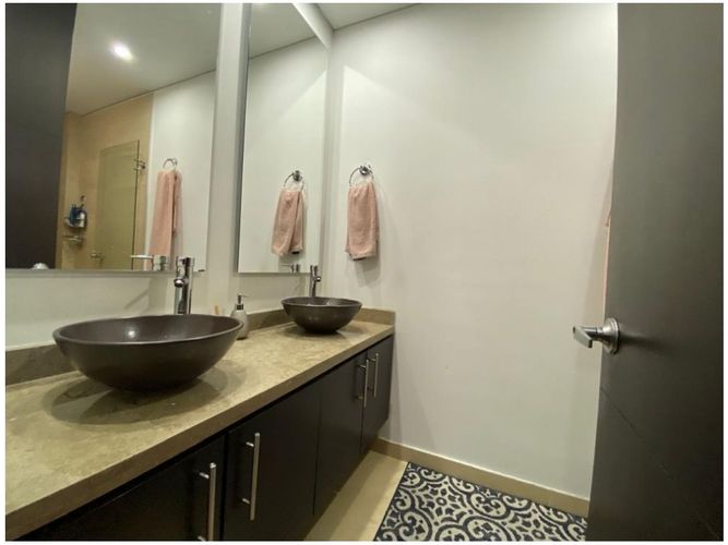Apartamento de 3 alcobas en venta en Santa Barbara, Bogotá, 198 m² · foto 10 de 22