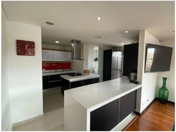 Apartamento de 3 alcobas en venta en Santa Barbara, Bogotá, 198 m² · foto 17 de 22