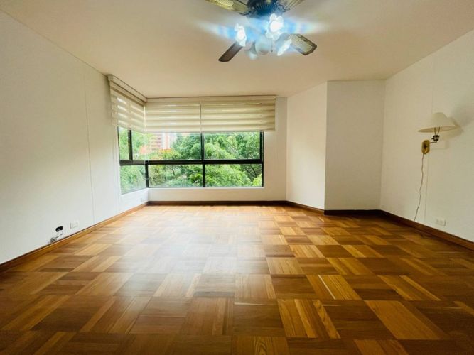 Apartamento en venta en El Poblado, Medellín · foto 2 de 20