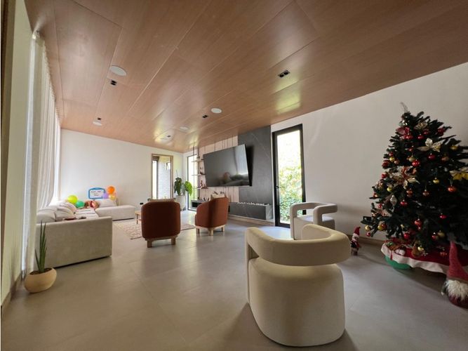 Casa de 5 alcobas en venta en Samaria, El Carmen de Viboral, 419 m² · foto 5 de 24