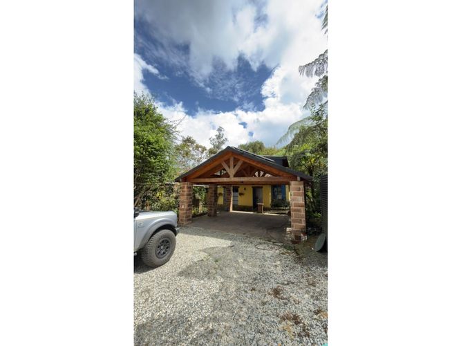 Casa de 3 alcobas en venta en Lomitas, La Ceja, 176 m² · foto 4 de 8