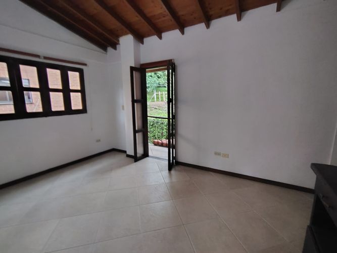 Casa de 3 alcobas en venta en Vereda La Doctora, Sabaneta, 450 m² · foto 8 de 19