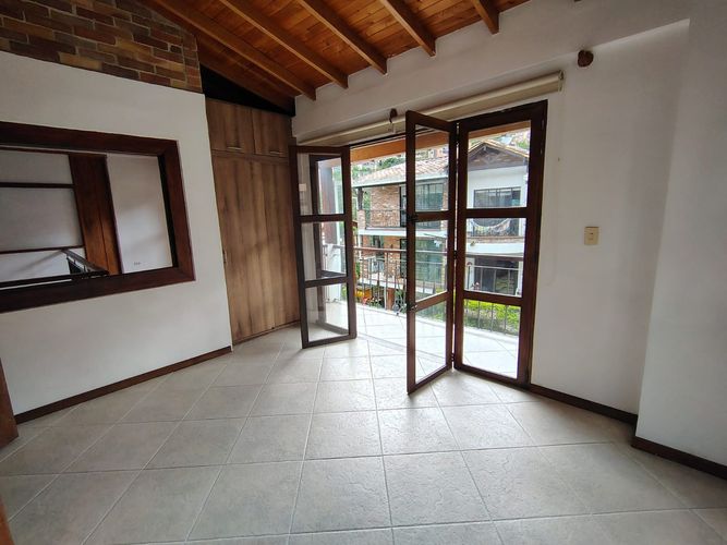 Casa de 3 alcobas en venta en Vereda La Doctora, Sabaneta, 450 m² · foto 15 de 19