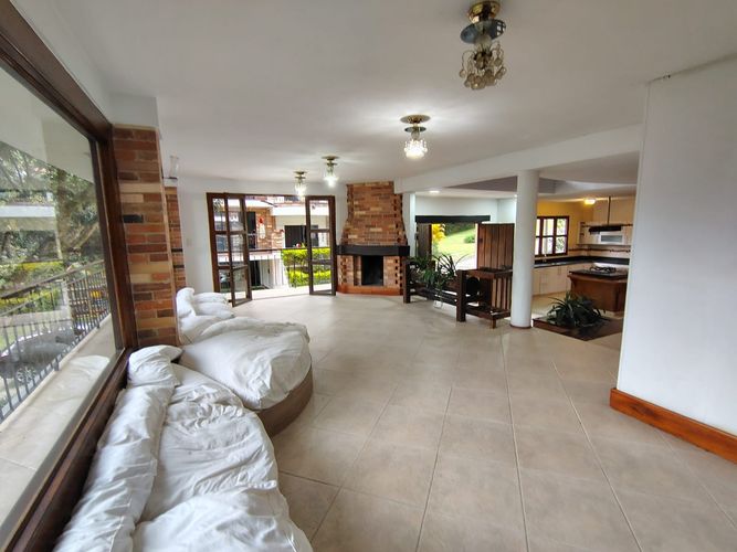 Casa de 3 alcobas en venta en Vereda La Doctora, Sabaneta, 450 m² · foto 6 de 19