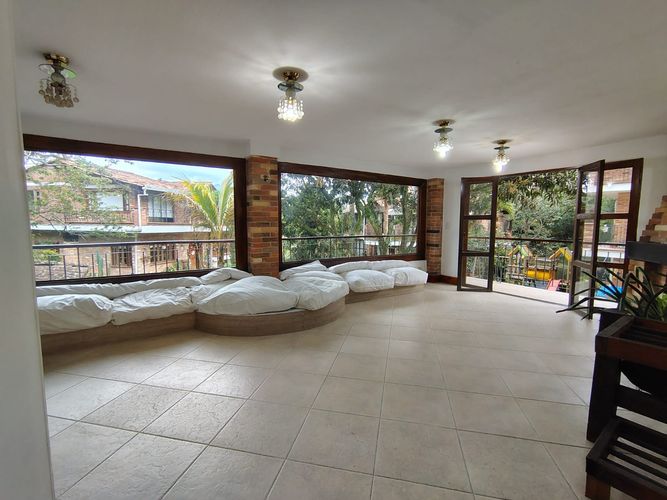 Casa de 3 alcobas en venta en Vereda La Doctora, Sabaneta, 450 m² · foto 13 de 19