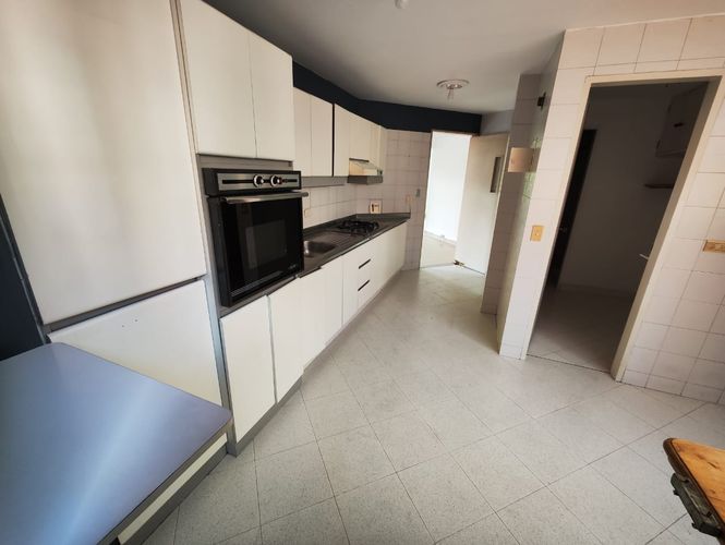 Apartamento de 3 alcobas en arriendo en Laureles, Medellín, 150 m² · foto 3 de 20