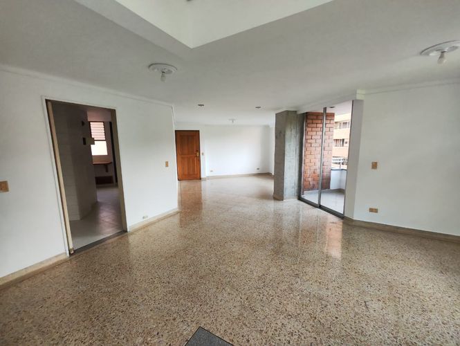 Apartamento de 3 alcobas en arriendo en Laureles, Medellín, 150 m² · foto 5 de 20