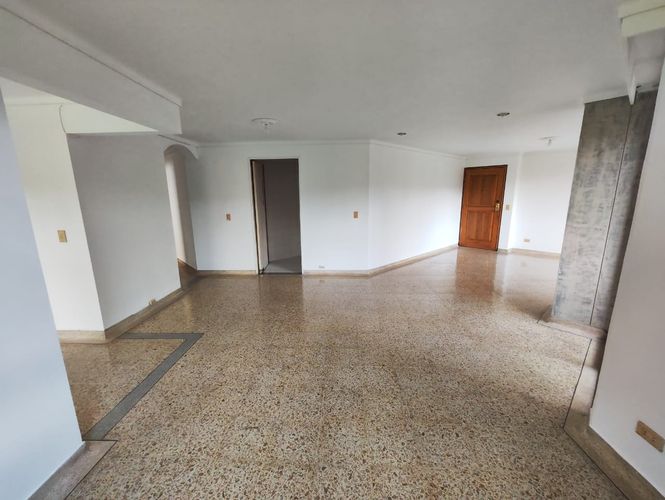 Apartamento de 3 alcobas en arriendo en Laureles, Medellín, 150 m² · foto 9 de 20