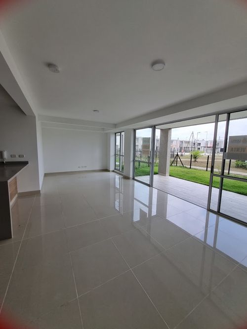 Casa de 3 alcobas en venta en Alfaguara, Jamundí, 236 m² · foto 2 de 24