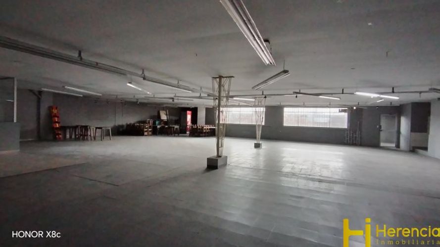 Bodega en arriendo en Colombia, Medellín, 530 m² · foto 2 de 14