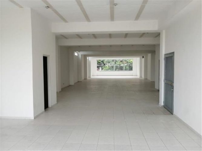 Local en arriendo en Bretaña, Cali, 299 m² · foto 3 de 13