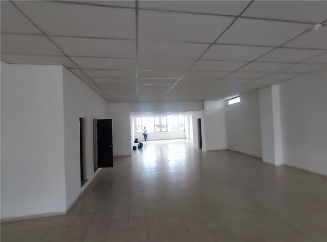 Local en arriendo en Bretaña, Cali, 299 m² · foto 9 de 13
