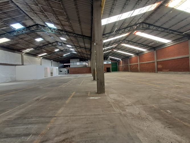 Bodega en arriendo en Conjunto Cerrado Zapan, Dosquebradas, 1500 m² · foto 2 de 9