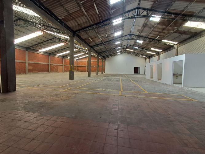 Bodega en arriendo en Conjunto Cerrado Zapan, Dosquebradas, 1500 m² · foto 4 de 9