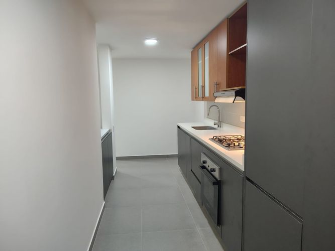 Apartamento de 2 alcobas en arriendo en El Poblado, Medellín, 73 m² · foto 9 de 18