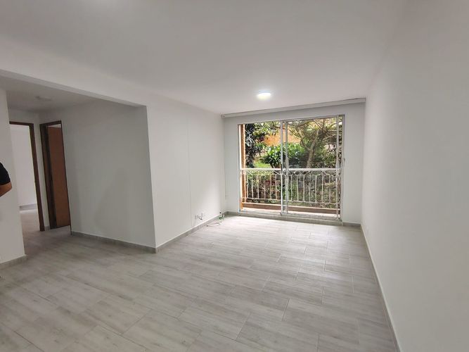 Apartamento de 2 alcobas en arriendo en El Poblado, Medellín, 73 m² · foto 2 de 18