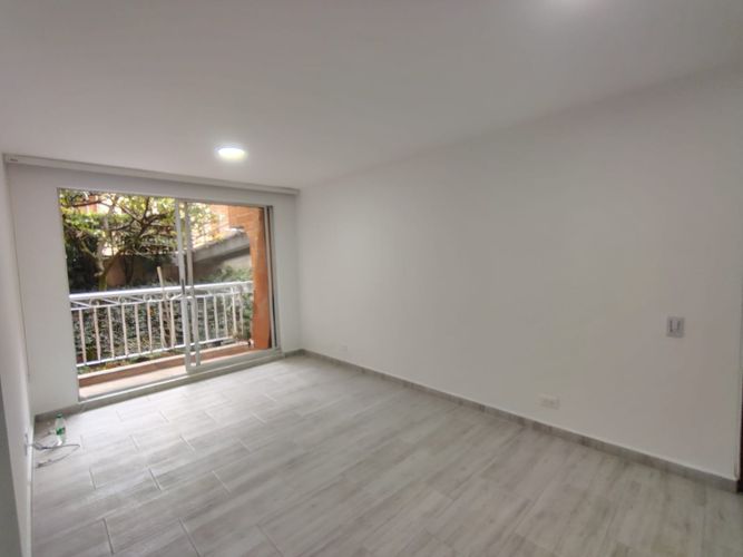 Apartamento de 2 alcobas en arriendo en El Poblado, Medellín, 73 m² · foto 4 de 18