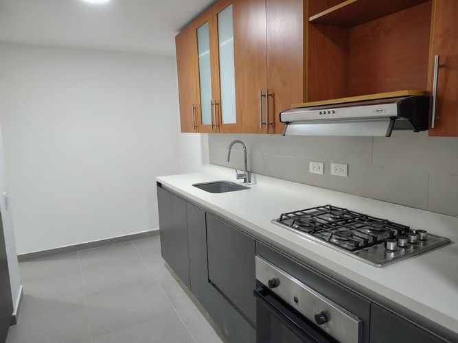 Apartamento de 2 alcobas en arriendo en El Poblado, Medellín, 73 m² · foto 12 de 18