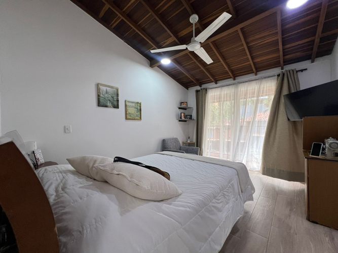 Casa de 3 alcobas en arriendo en Los Almendros, Envigado, 170 m² · foto 6 de 13
