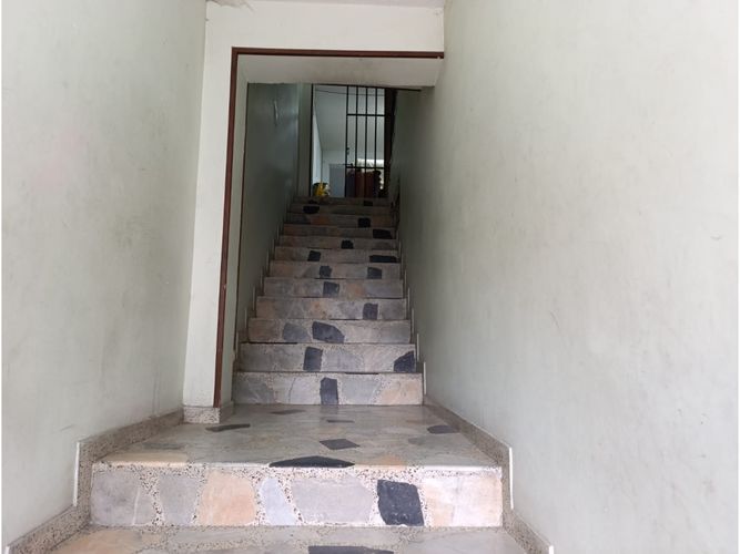 Casa de 5 alcobas en venta en Molinos Del Sur, Bogotá, 504 m² · foto 4 de 24