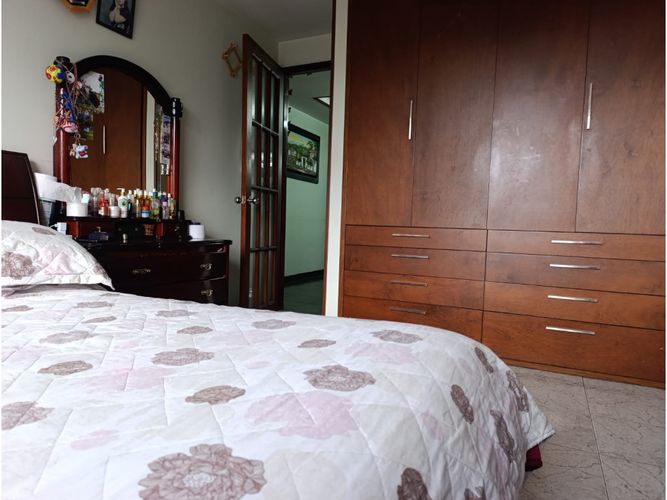 Casa de 5 alcobas en venta en Molinos Del Sur, Bogotá, 504 m² · foto 14 de 24