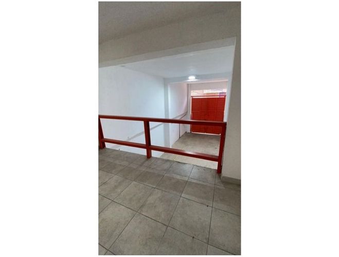 Bodega en arriendo en Trinidad, Medellín, 175 m² · foto 2 de 10