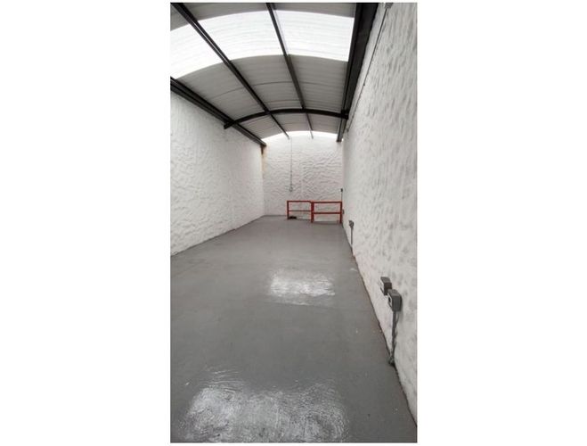 Bodega en arriendo en Trinidad, Medellín, 175 m² · foto 3 de 10