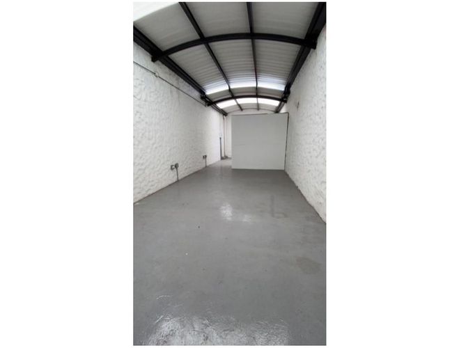 Bodega en arriendo en Trinidad, Medellín, 175 m² · foto 9 de 10