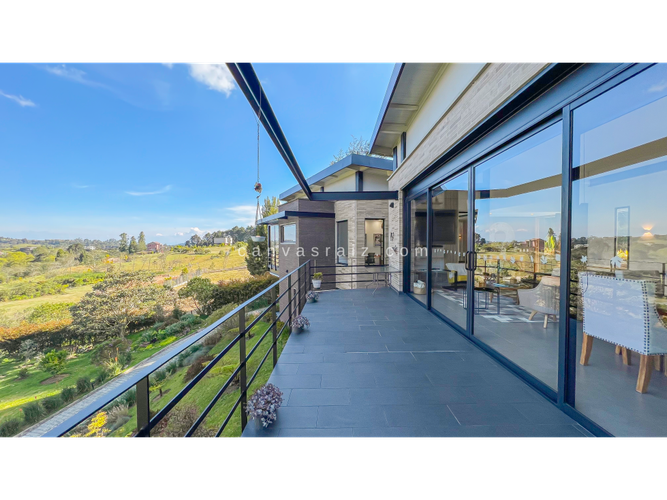 Casa de 5 alcobas en venta en Las Palmas, Rionegro, 505 m² · foto 3 de 21