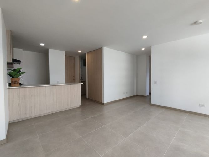Apartamento de 2 alcobas en arriendo en El Poblado, Medellín, 62 m² · foto 2 de 18
