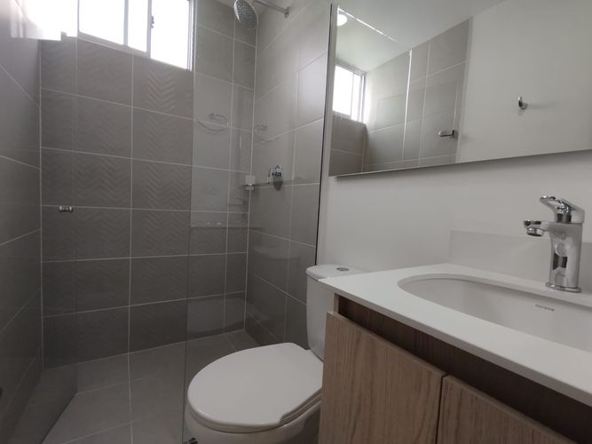 Apartamento de 2 alcobas en arriendo en El Poblado, Medellín, 62 m² · foto 14 de 18