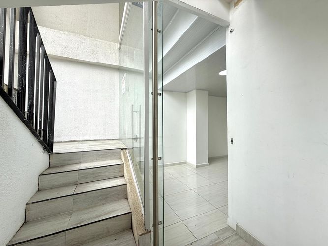 Local en arriendo en Sector Plaza De Bolivar, Pereira, 32 m² · foto 2 de 8