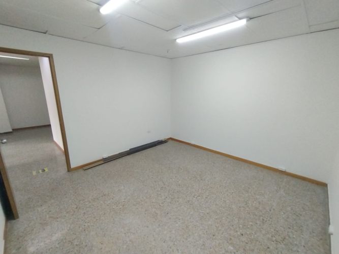 Oficina en arriendo en La Candelaria, Medellín, 76 m² · foto 4 de 10